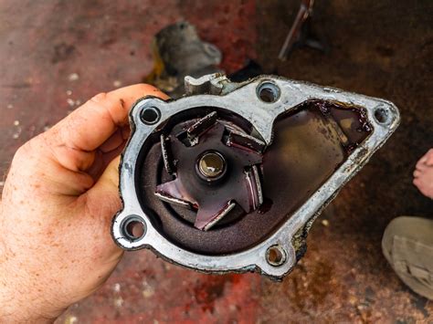 broken screw on water pump symptoms|can water pump cause overheating.